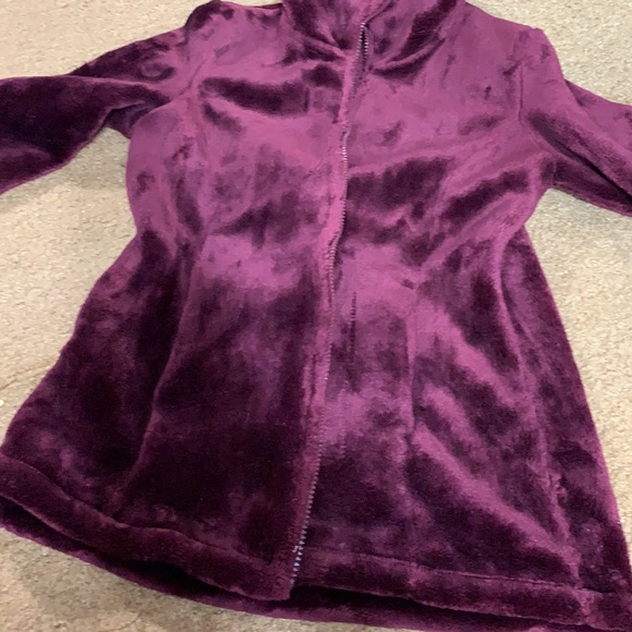 Burgundy faux fur size small 32 degrees heat brand. - Picture 5 of 8